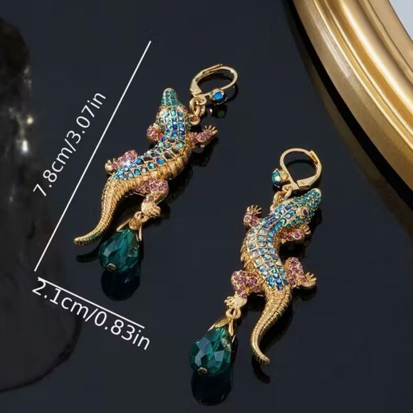 ✨ Heidi DAUS Elegant Gold and Blue Green Sparkling Crystal Lizard Earrings ✨ - Picture 6 of 8